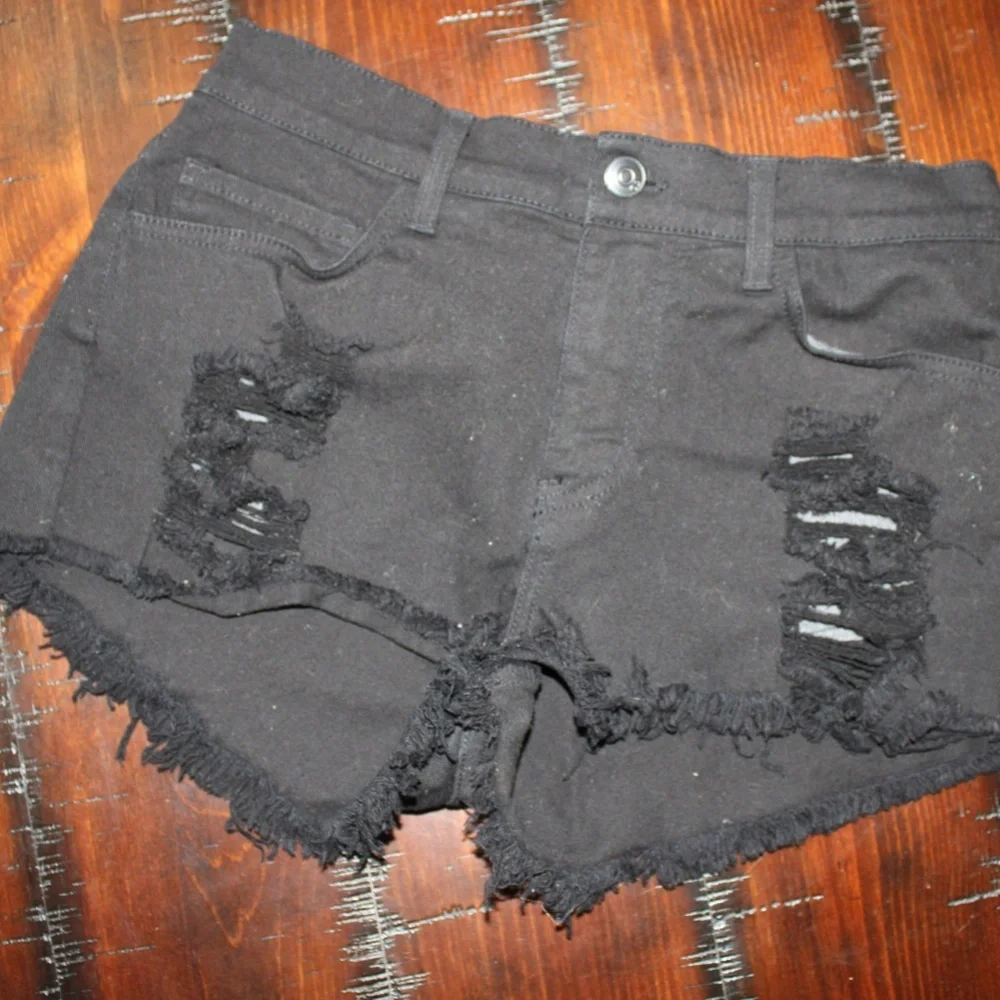 O2 Denim High Rise Black Jean Shorts - Picture 1 of 11